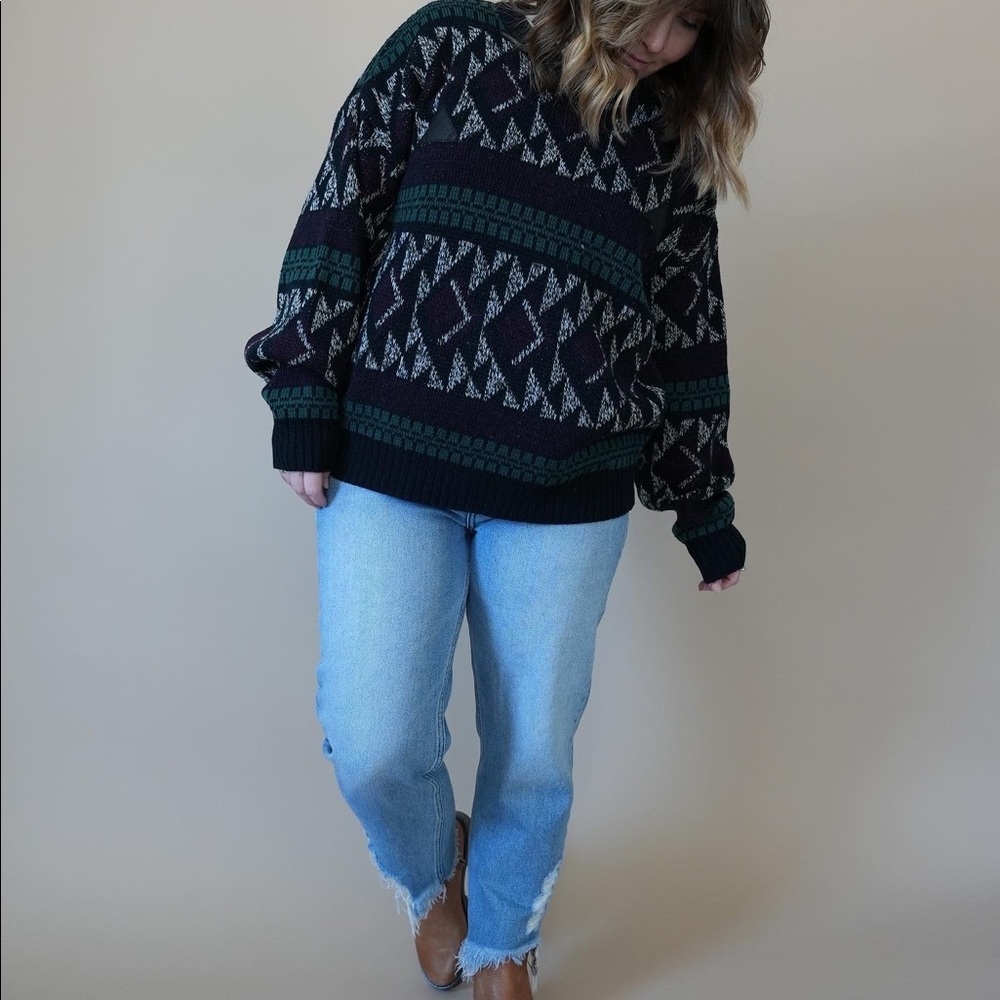 Vintage oversized sweater. In love with the colors and pattern.